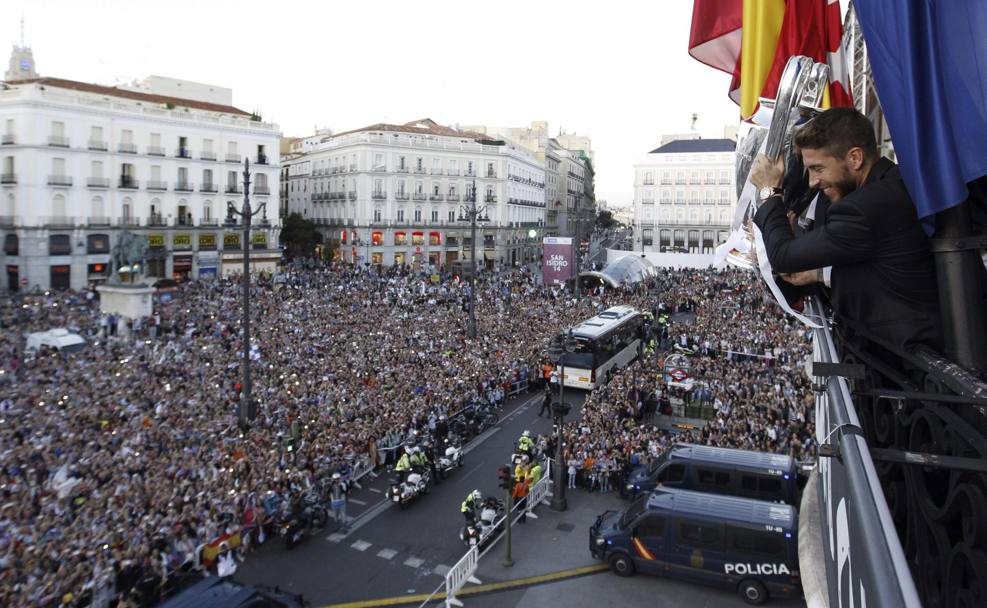 Sergio Ramos si affaccia di nuovo su Puerta del Sol. Epa